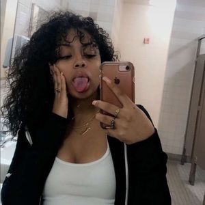 Meet your Posher, Karla